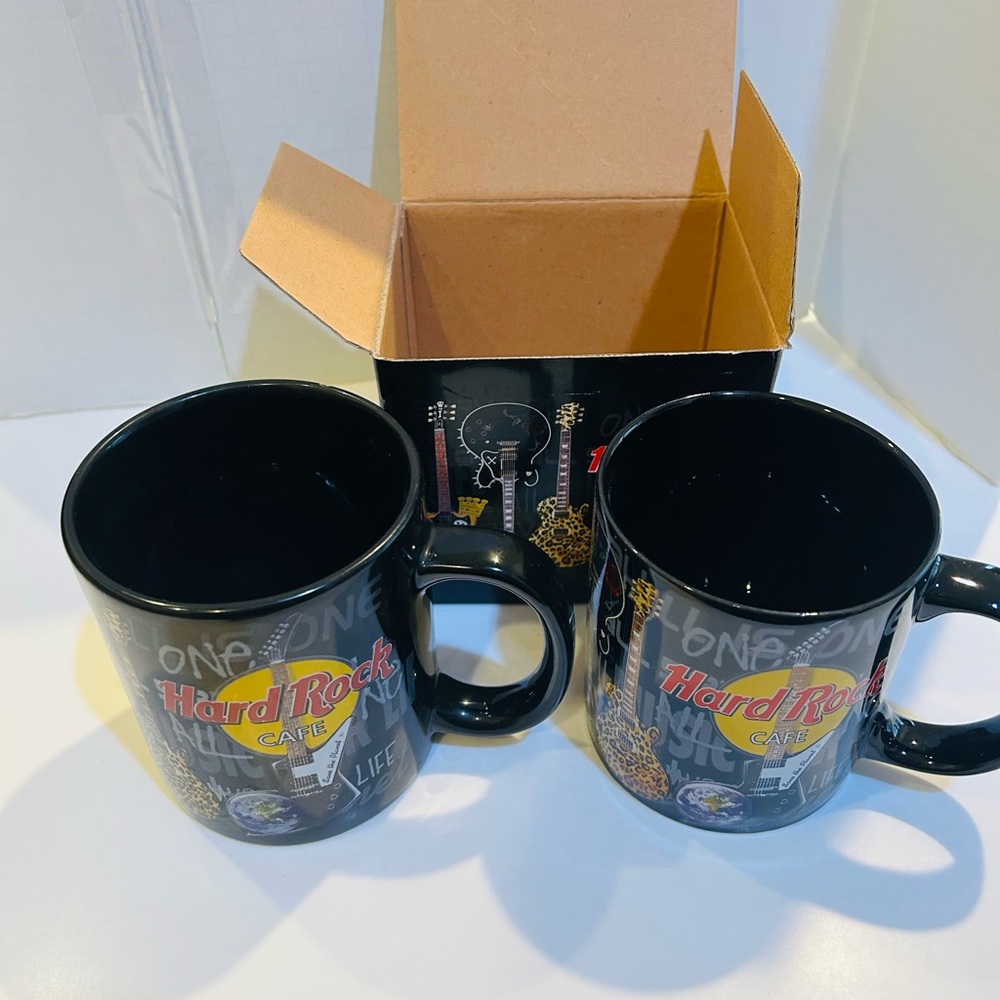 Set of 2 Black Hard Rock Cafe vintage collectible coffee mugs. Maui & London.